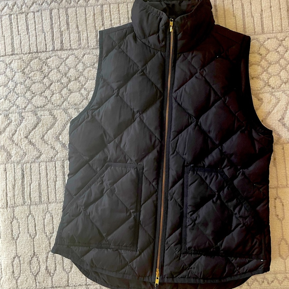 J.Crew quilted best. Like new. Worn only a few times.